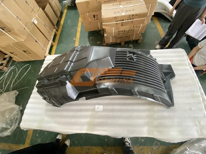 5103162-B90/G Upper Front Right Wheel Fender