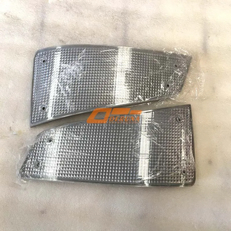 812W25260-6004 Front Decorative Lamp (Right)