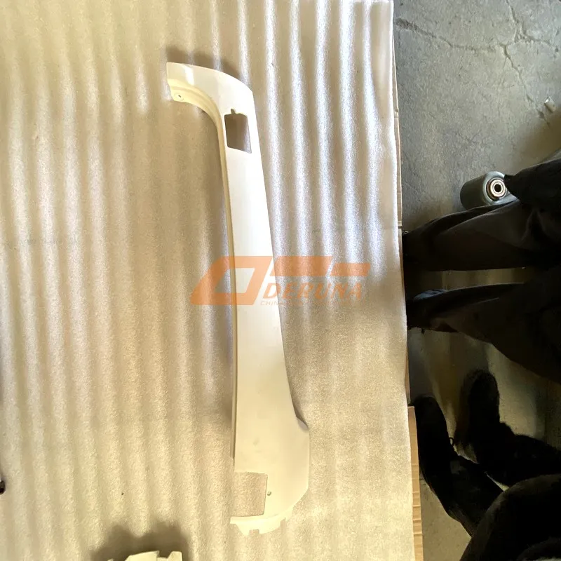 812W62410-0140TQF405 Right Window Pillar Trim