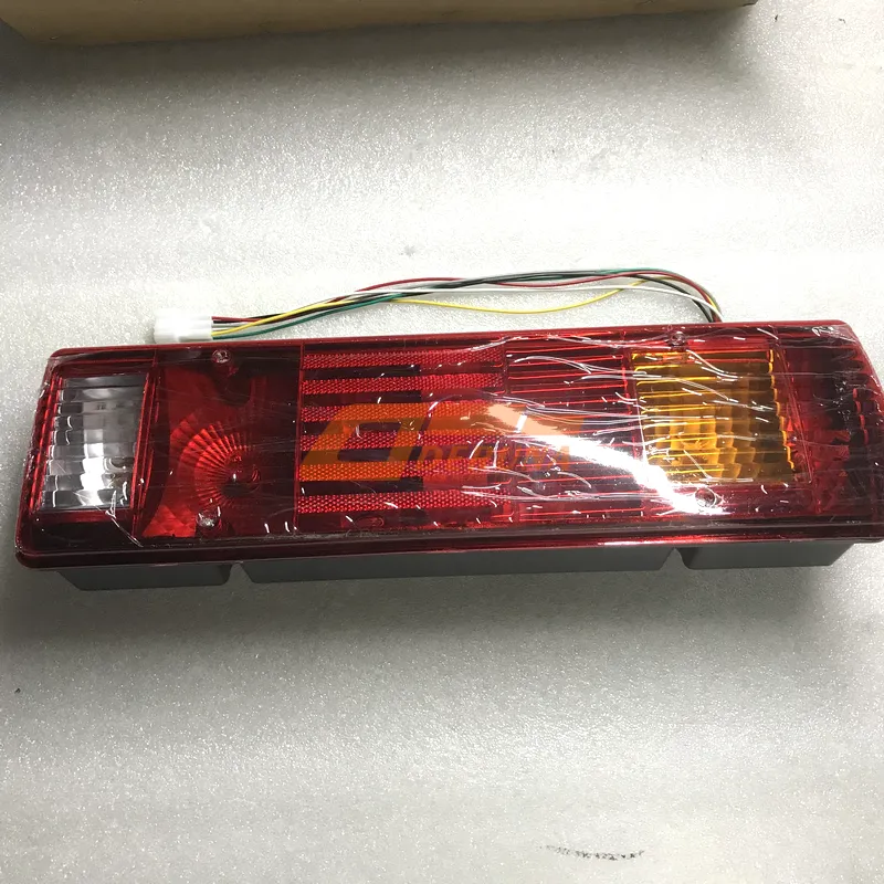 DZ9200810020 F2000F3000 Luz Trasera Derecha