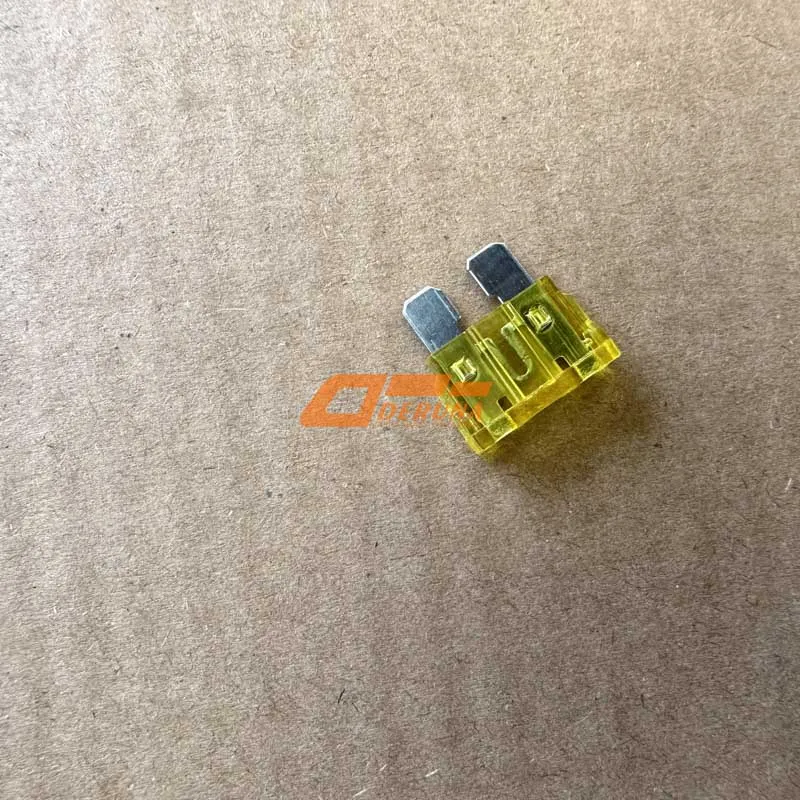 WG9716582301+005 20A Chip Fuse
