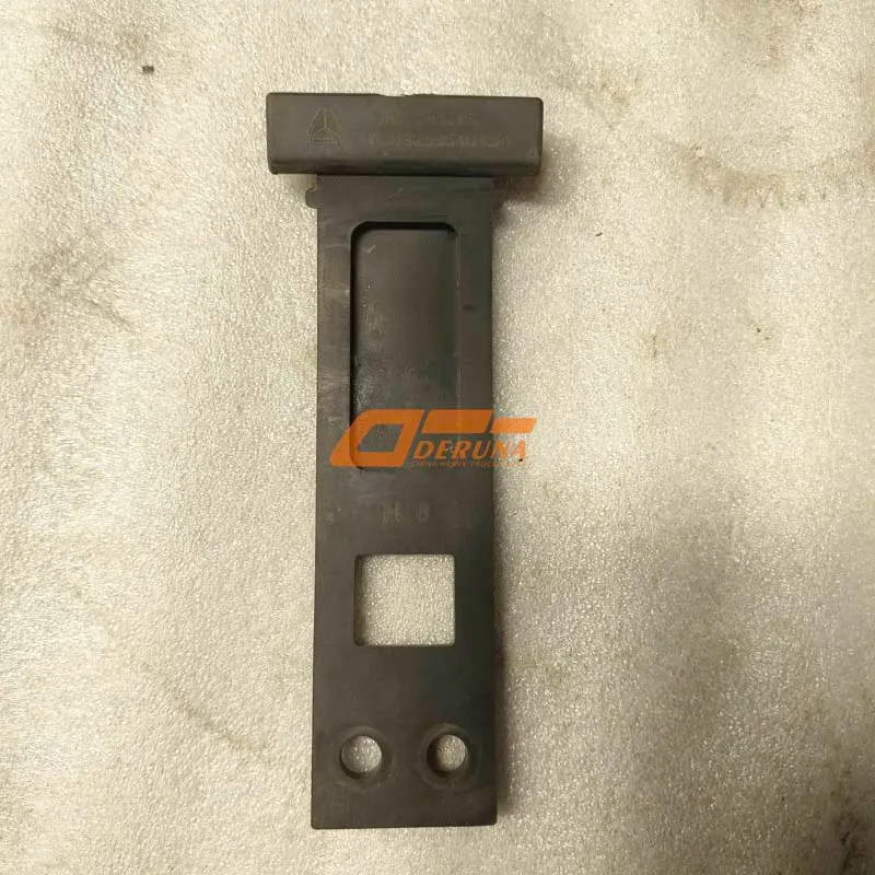 WG9925954015 Rear Fender Strap